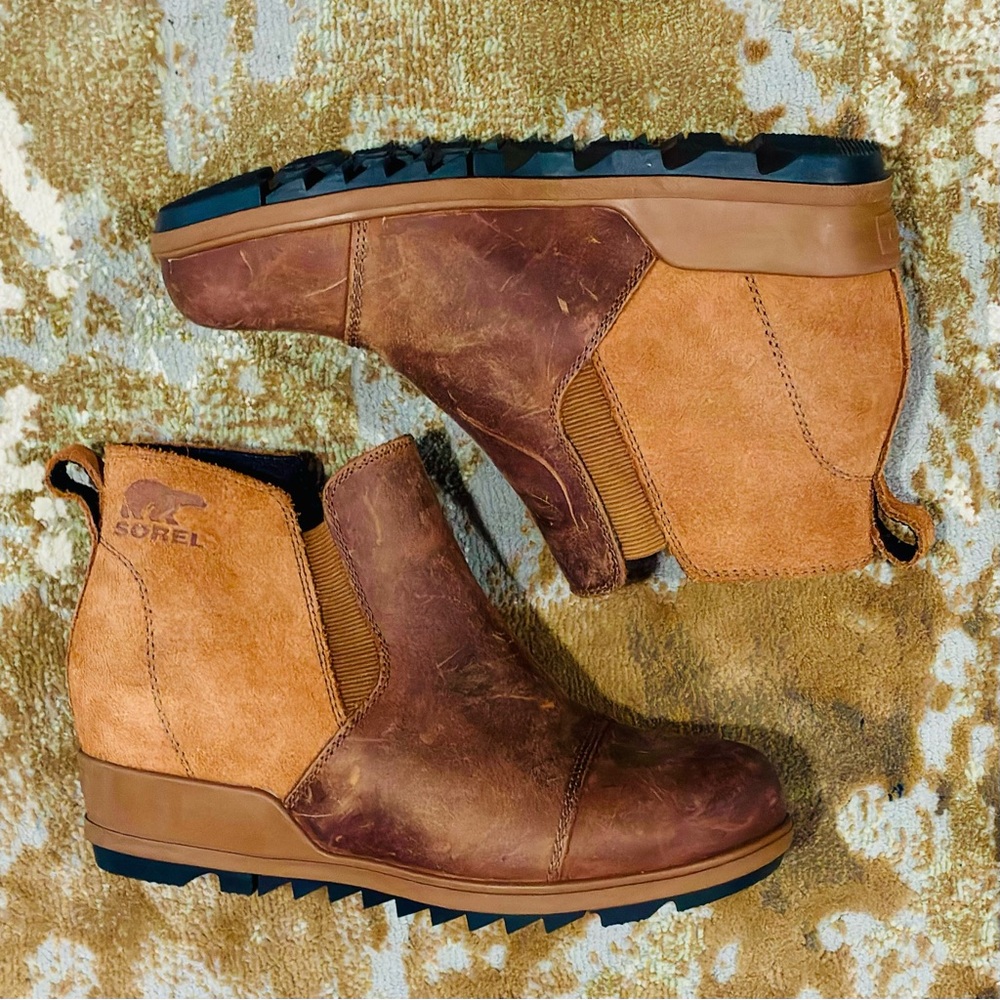 Sorel Evie II Chelsea Wedge Boots size 6.5